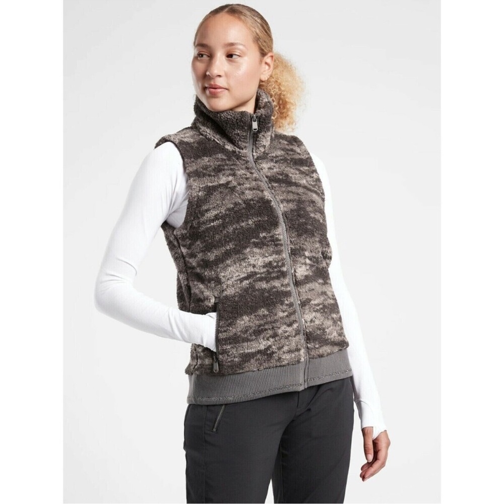 Athleta Tugga Fleece Vest size XS Camo pattern